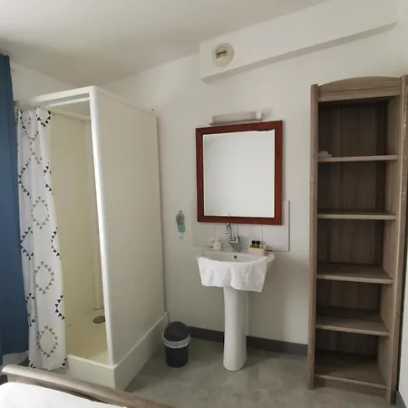 Hotel Mon Petit Cafe *